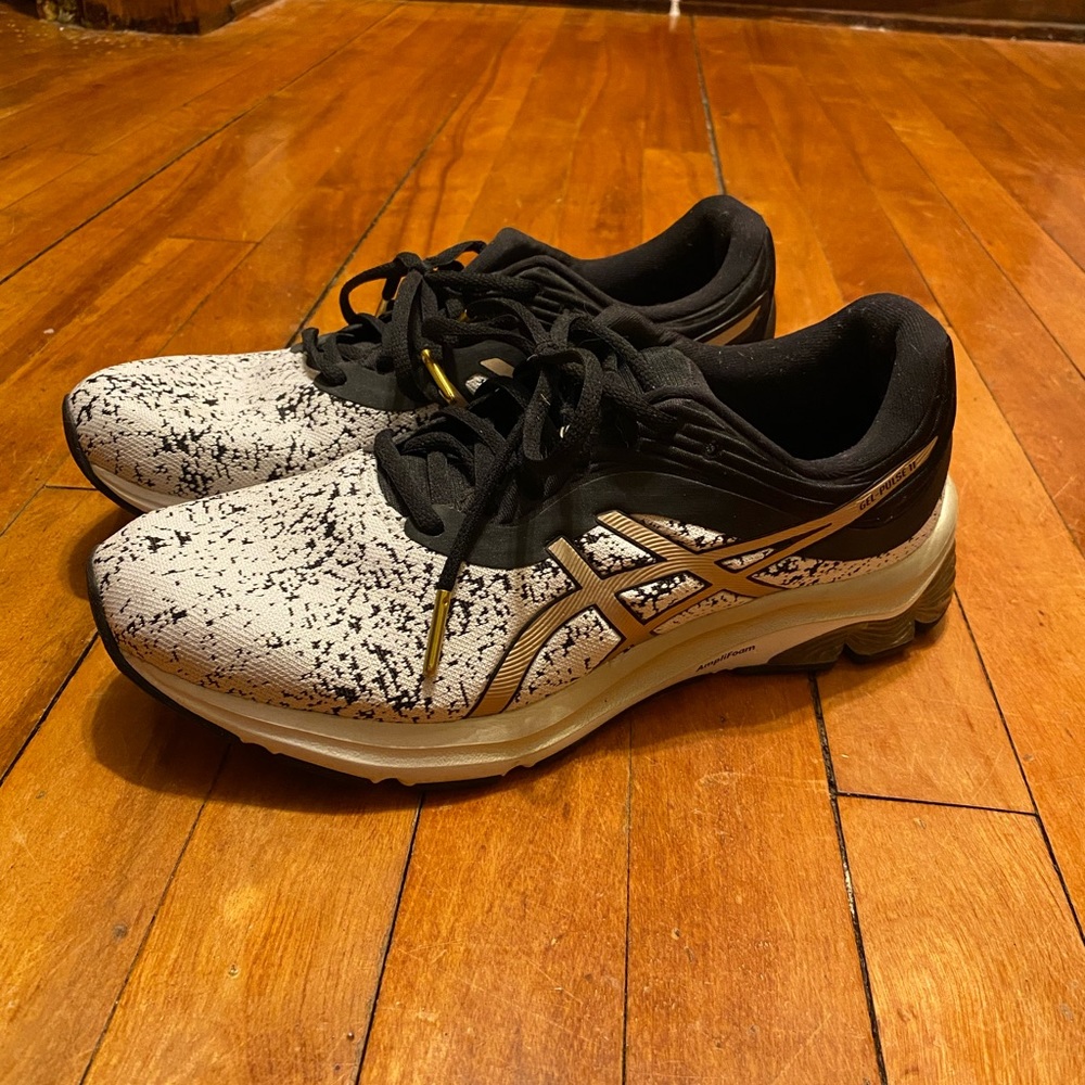 ASICS Gel Pulse 11 Running Shoe - worn once
